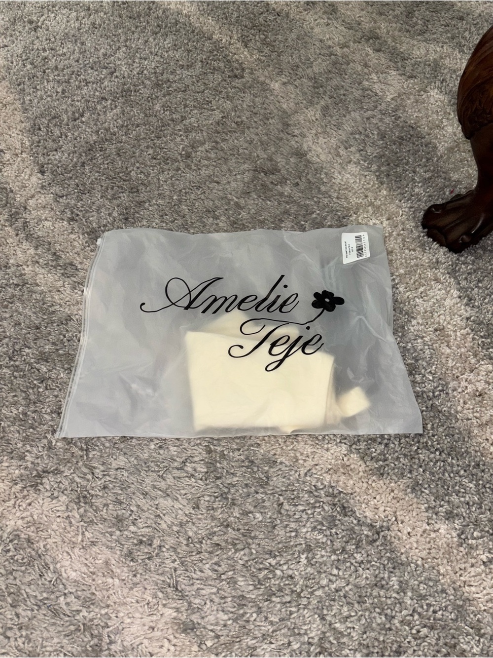 Amelie teje Cream Mini Skirt with Heart Buckle - Picture 3 of 3